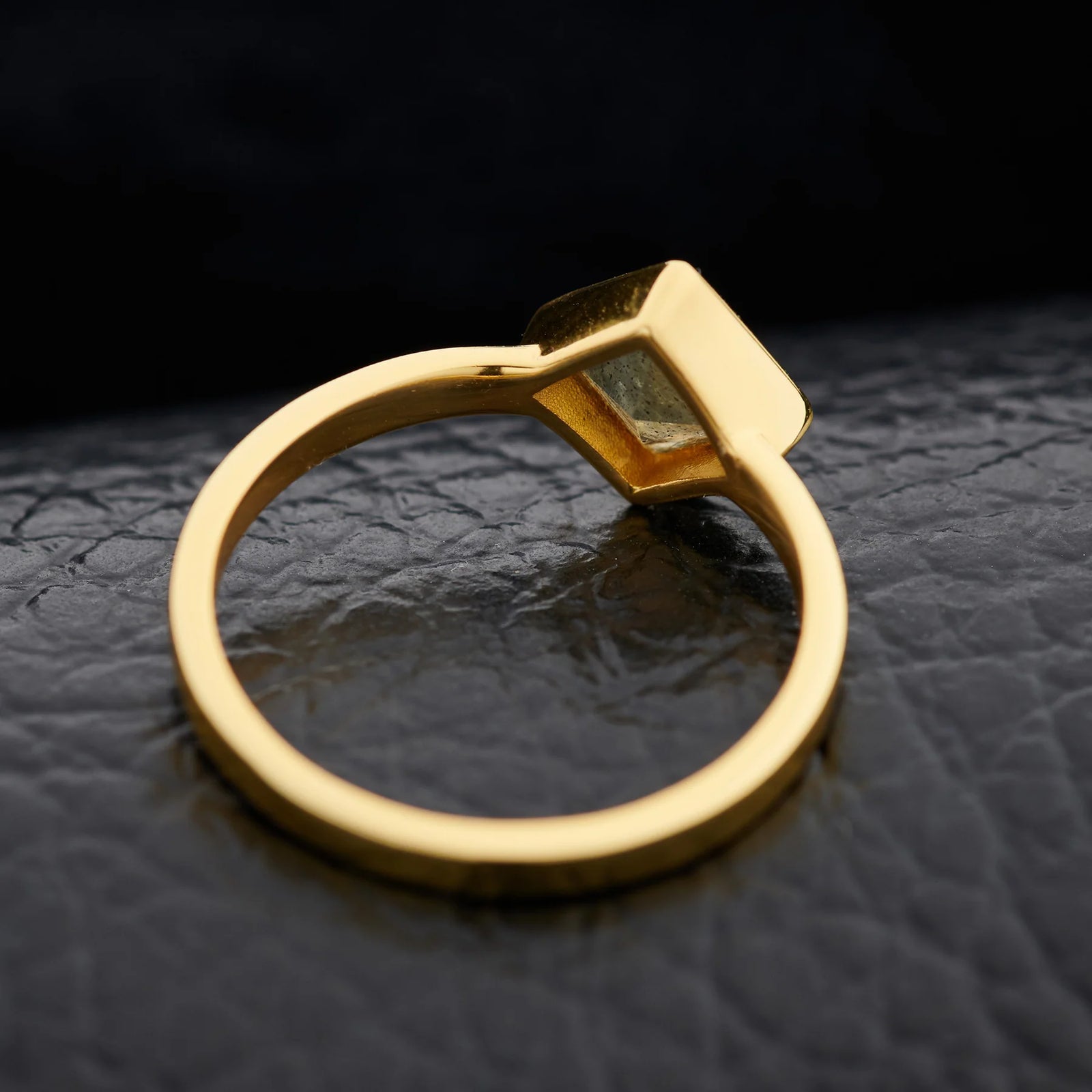 Labradorite Everyday Gold Ring