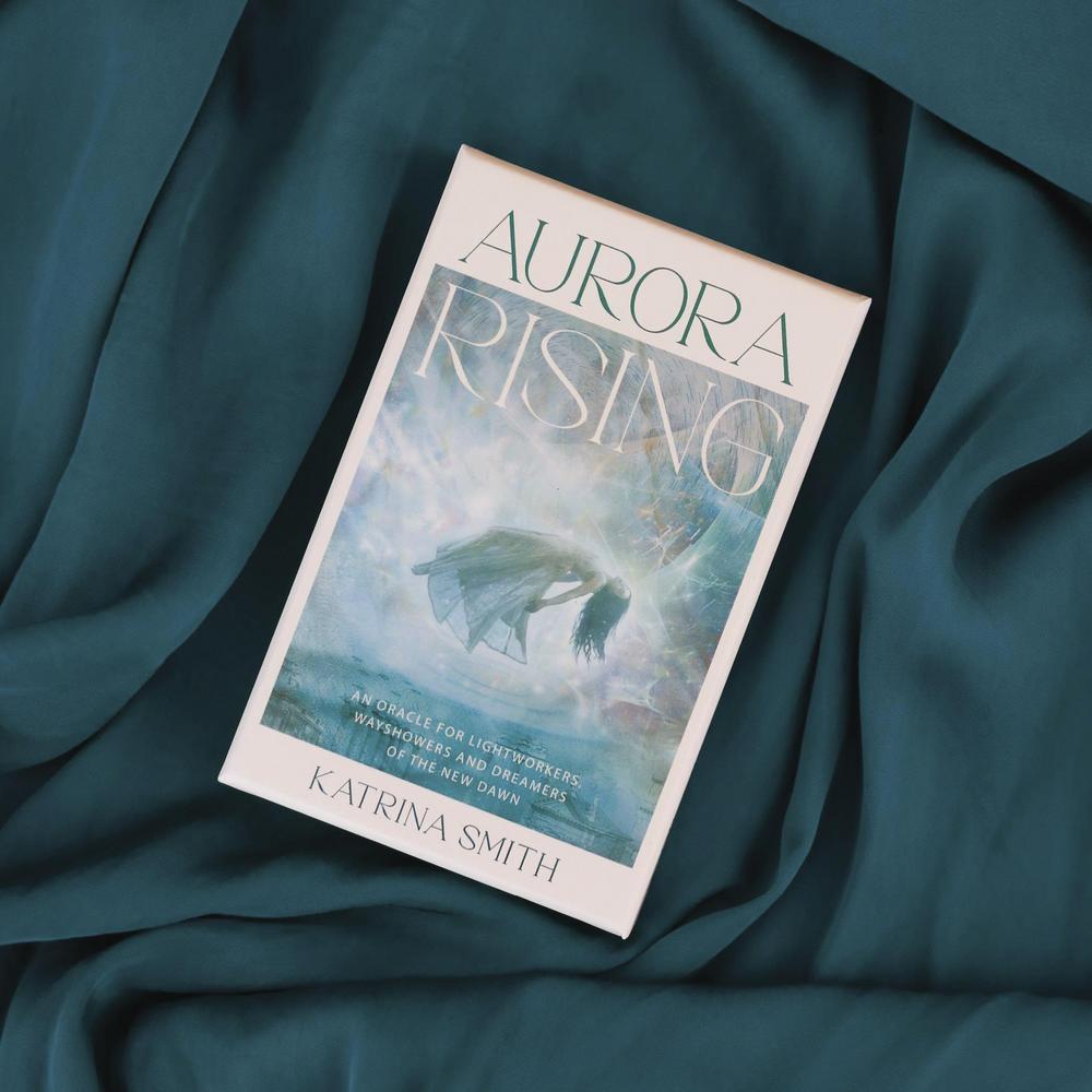 Aurora Rising: An Oracle for Lightworkers, Wayshowers, and Dreamers of the New Dawn