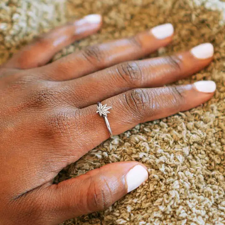 Sterling Silver Pot Leaf Ring