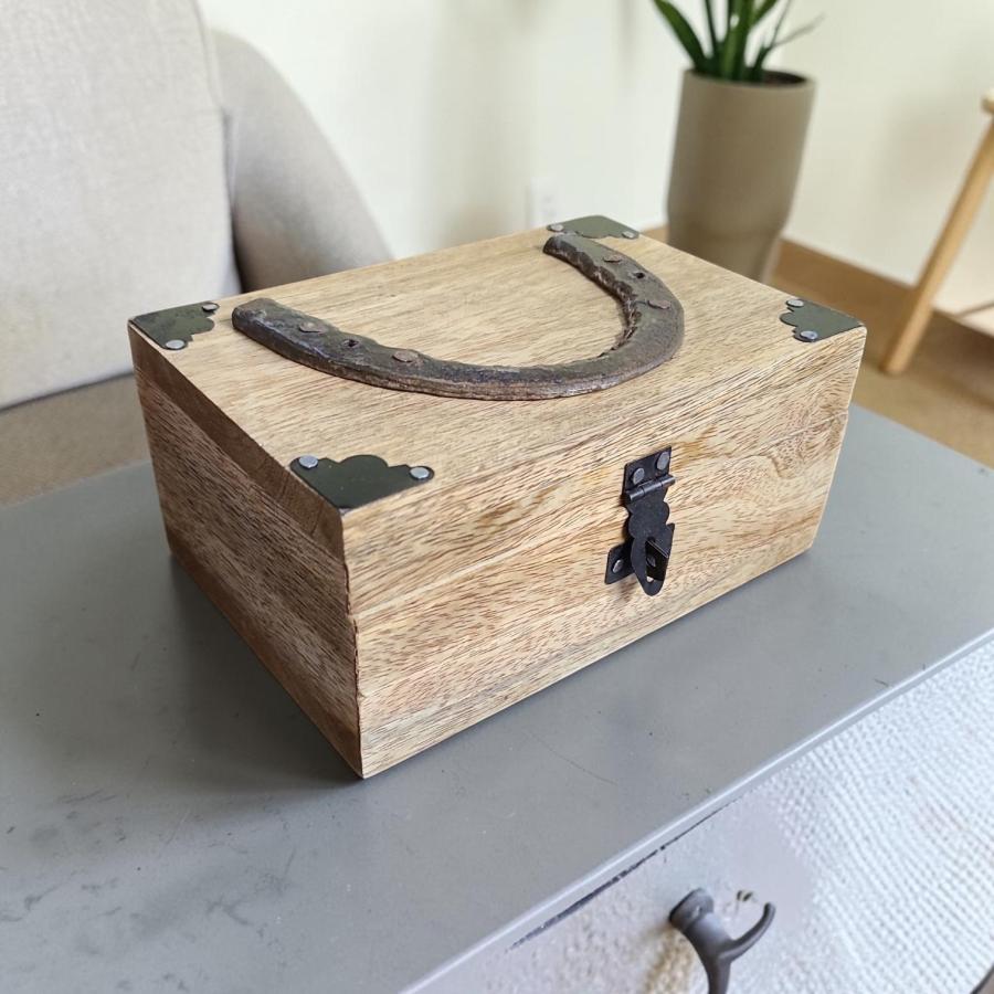 Genuine Horseshoe Inlay Wooden Box 4" x 6" – Decorative Lucky Horseshoe Keepsake Box