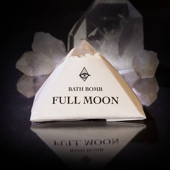 Full Moon Bath-bomb with Charged Crystal
