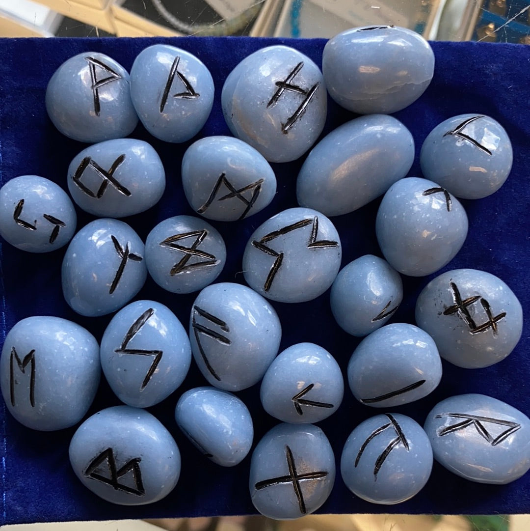 Angelite Rune Set of 25 – Runes for Intuition, Calm & Spiritual Practice