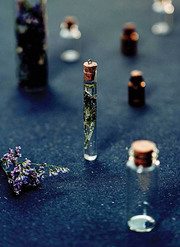 DIY for Witches – A Creative Witchcraft Guide to Handmade Ritual Tools, Divination & Home Magic