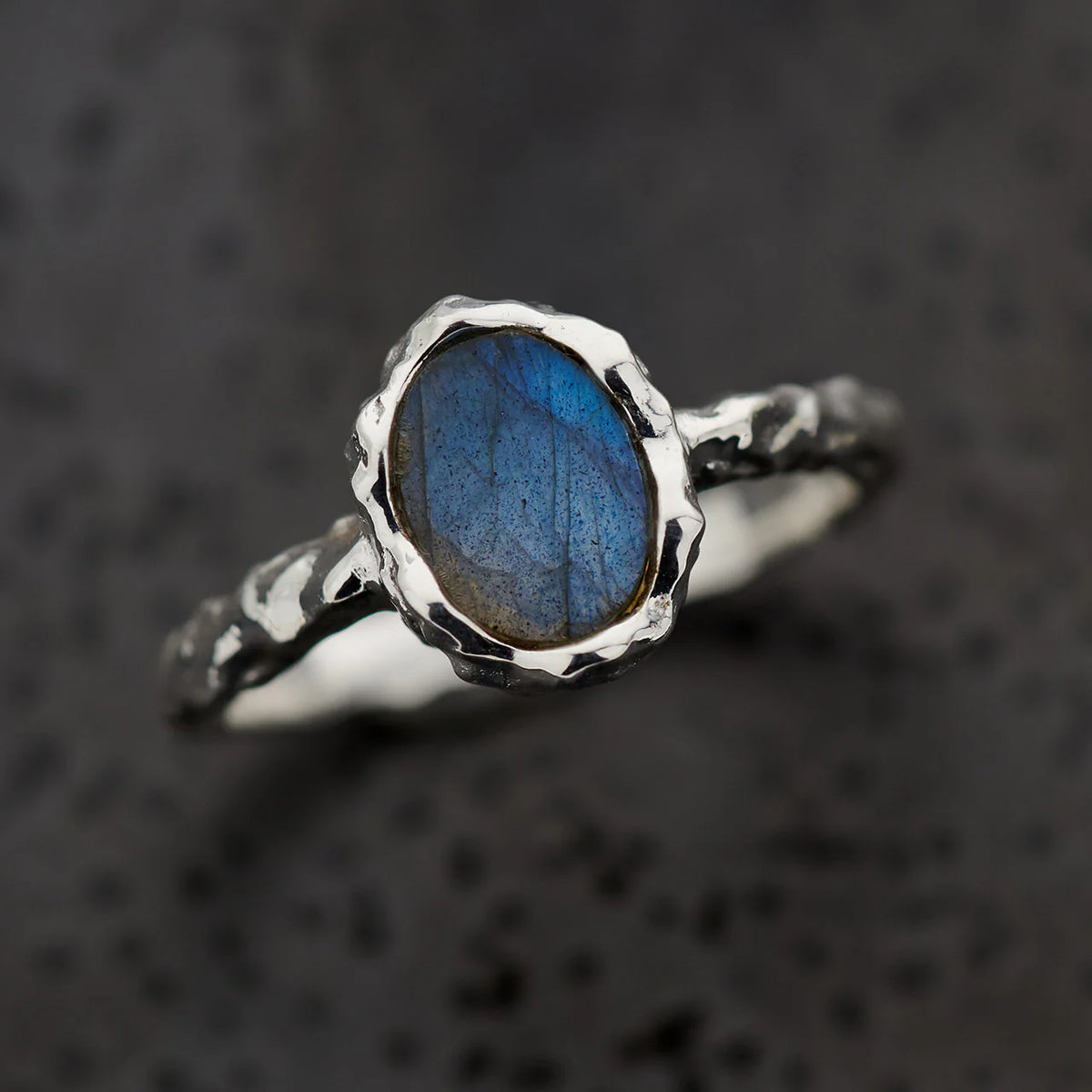 Labradorite Oval Ring | Sterling Silver Hammered Finish