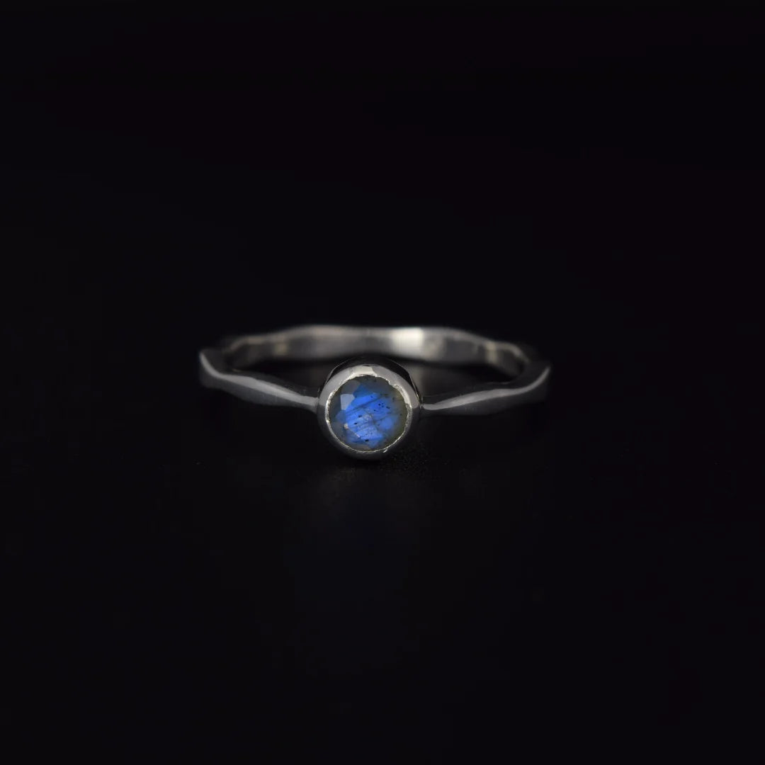 Labradorite Wavy Ring | Silvaria Fine Silver Gemstone Ring
