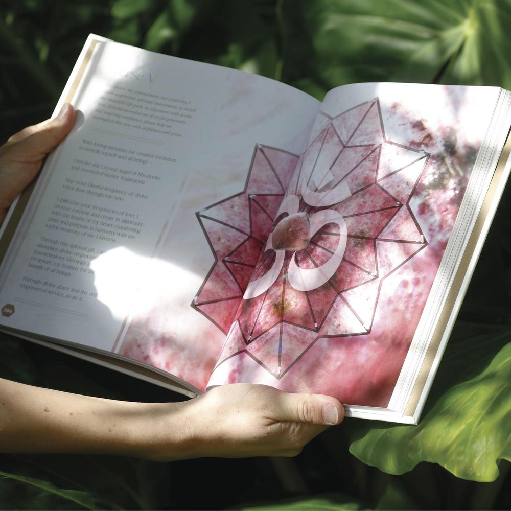 Incantations &amp; Divinations – Speak Sacred Words, Awaken Your Magic & Manifest with Grace