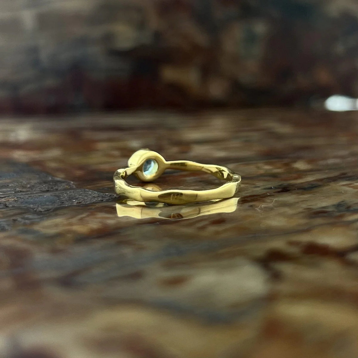 Neon Blue Apatite 18K Vermeil Gold Wavy Ring