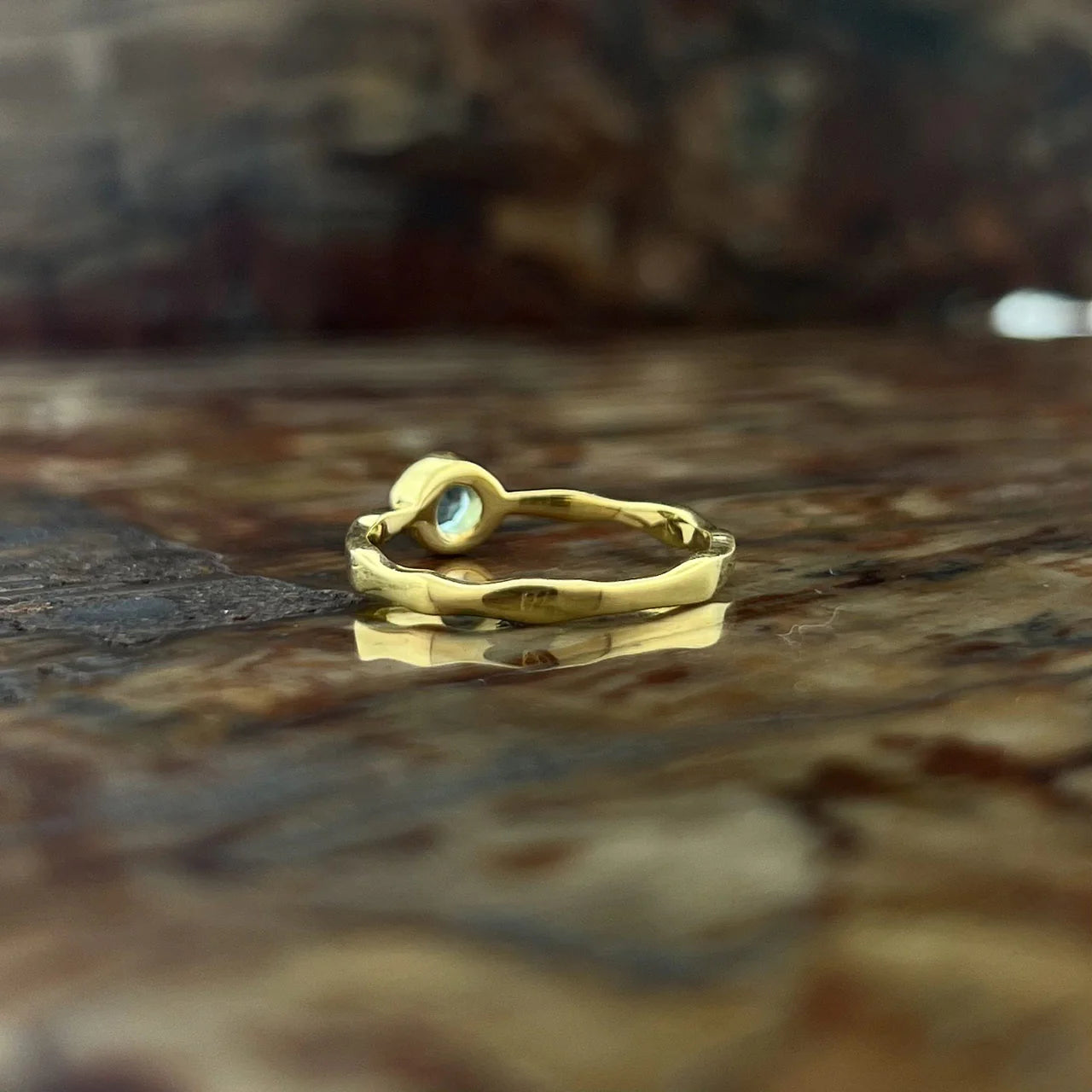 Neon Blue Apatite 18K Vermeil Gold Wavy Ring