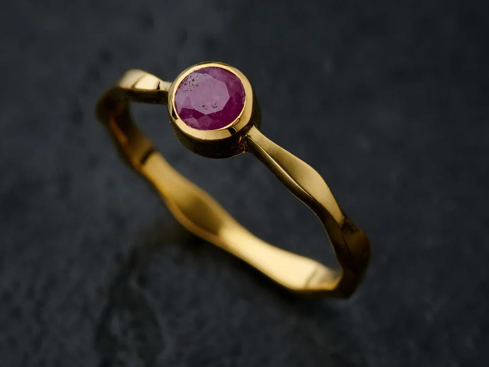 Natural Ruby 18K Vermeil Gold Wavy Ring