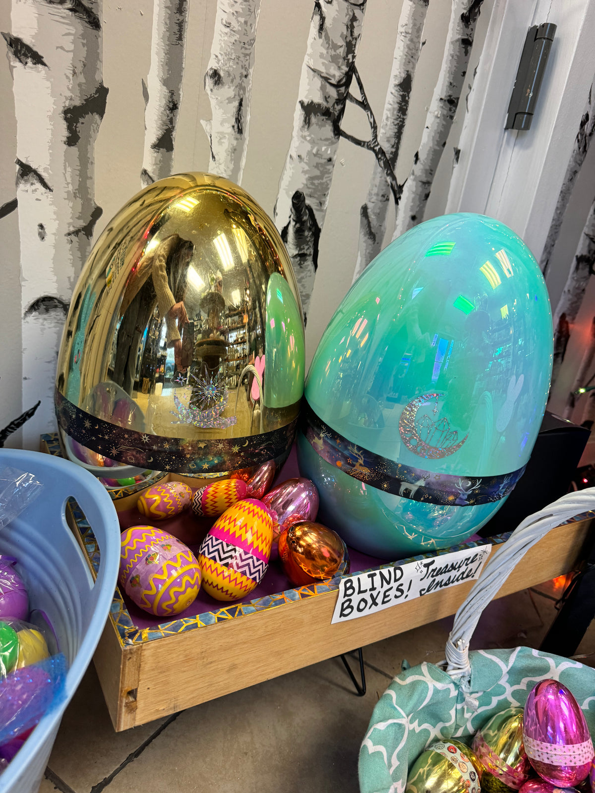 Egg-citing Treasures: Easter Eggs Prefilled with Toys and Crystals/Fossils