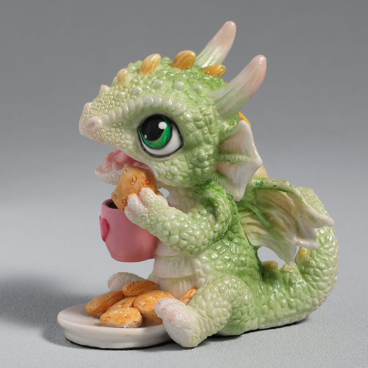 Dessert Hour Baby Dragon Statue – Cookie Coffee Dragon Figurine