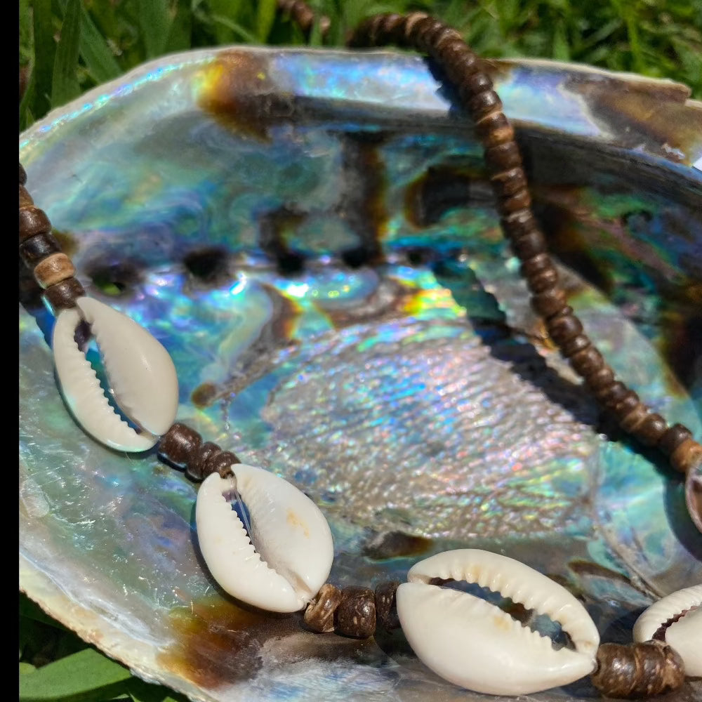 Cowrie Shell Coconut Bead Necklace ⛱