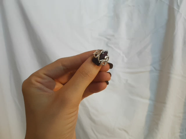 Celtic Knot Triquetra Garnet Ring