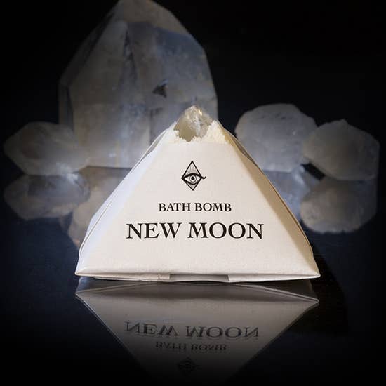 New Moon Bath-bomb with Charged Crystal