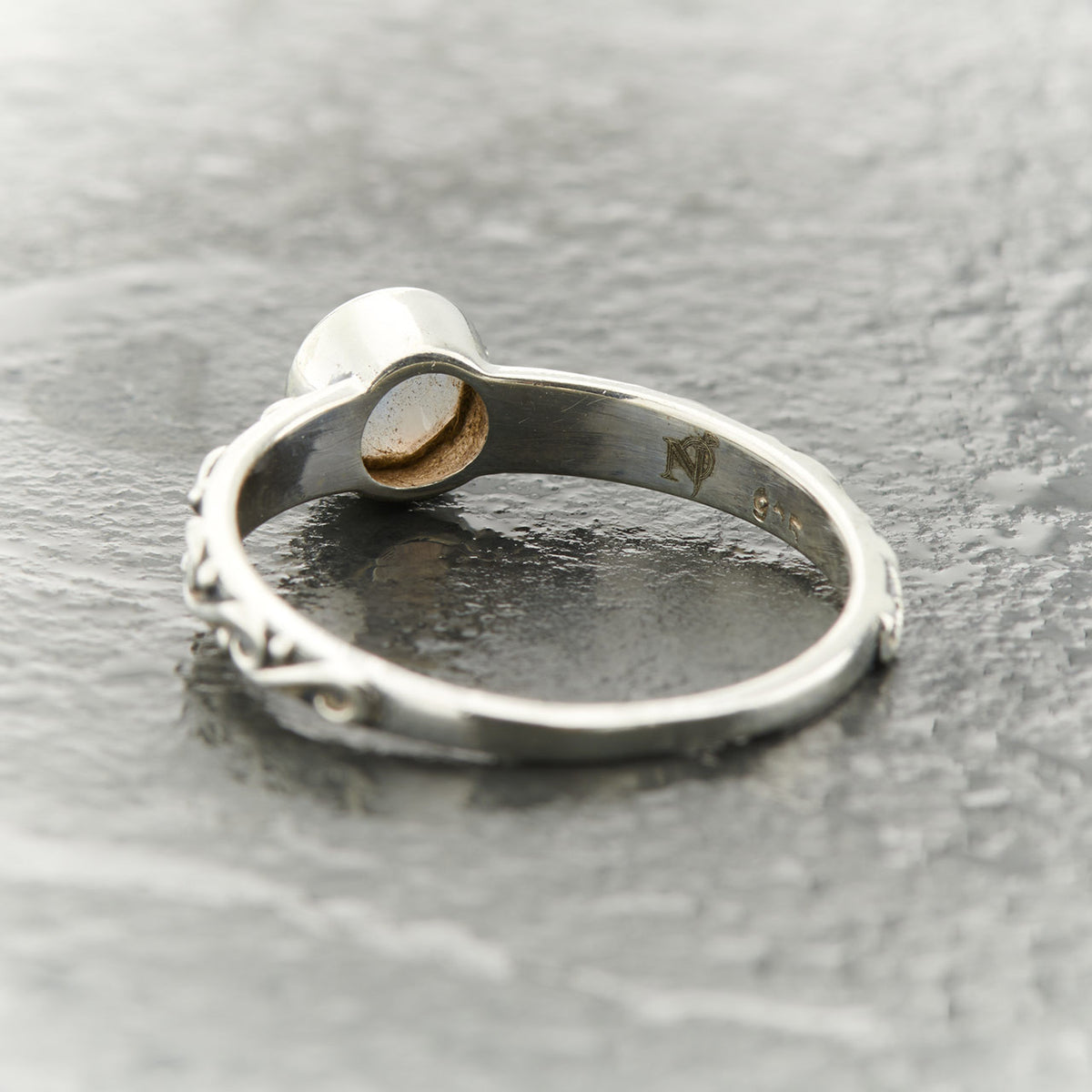 Blue Lace Agate is an excellent emotional healing stone, with strong metaphysical properties. Its energy resonates within the Throat Chakra bringing a lovely sense of tranquility, as it alleviates anger and nervous tension. It is a soothing and nurturing stone that will bring you calmness and peace of mind.