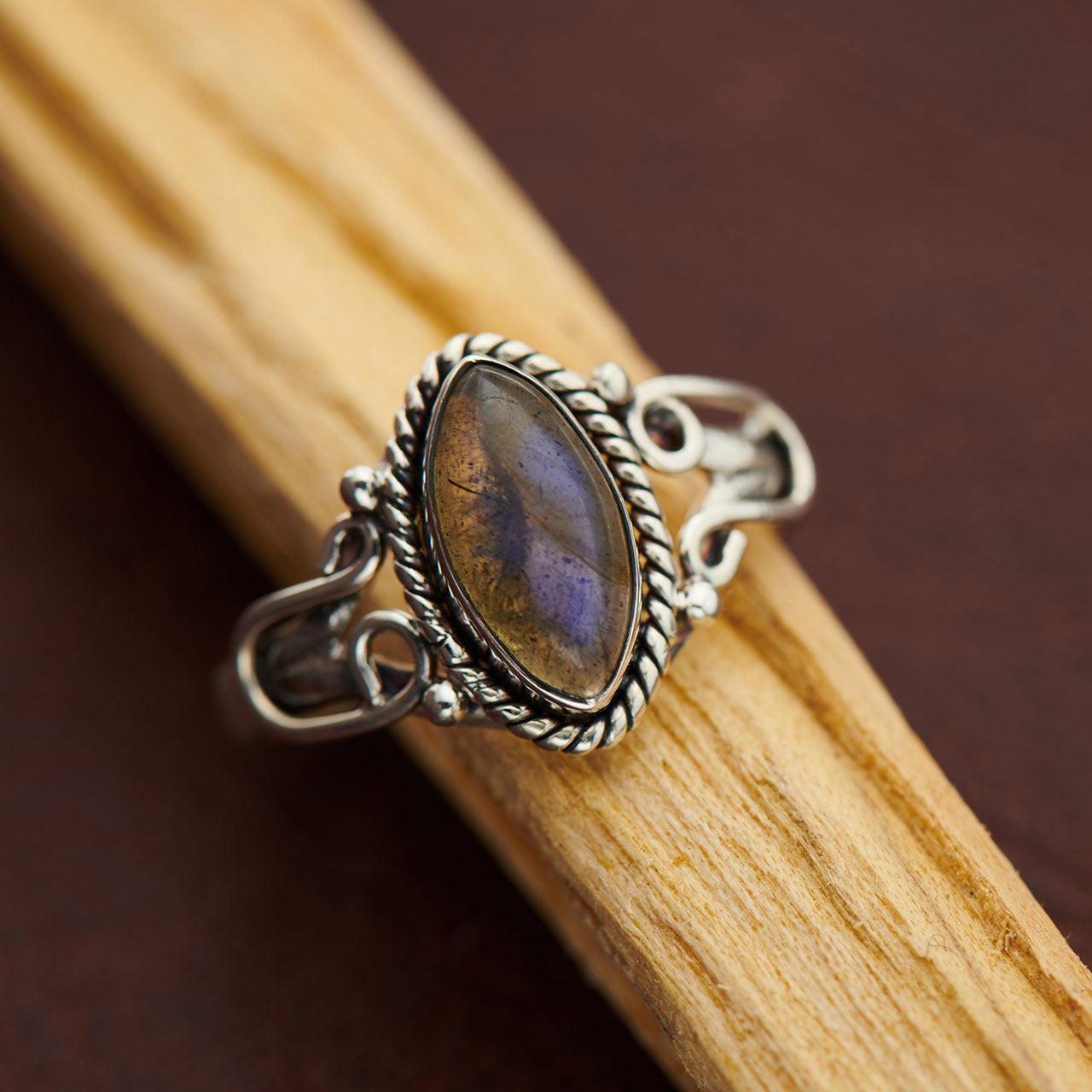 Labradorite Sterling Silver Filigree Ring