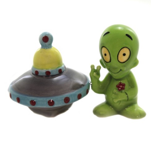 Outer Space Alien Spaceship Salt and Pepper Set 3.25"