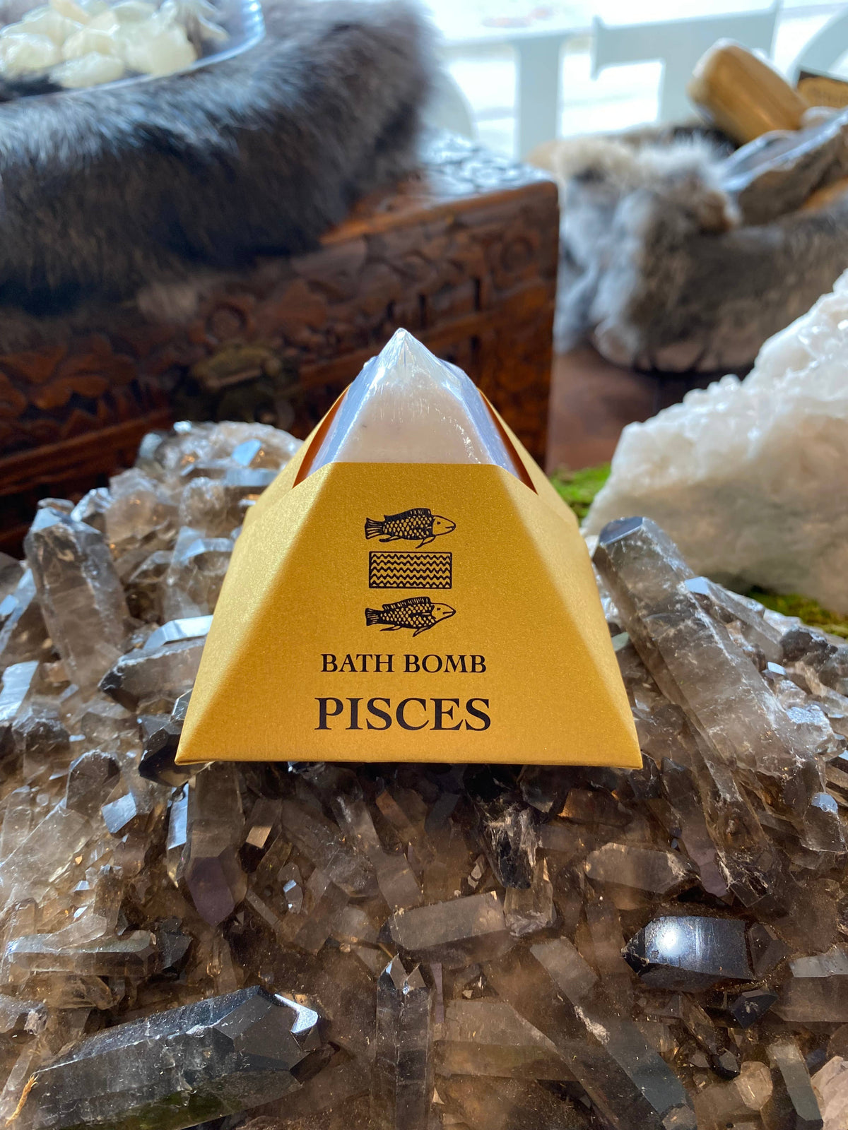 Pisces Bath Bomb with Charged Crystal