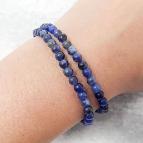 Sodalite assists us to perceive where we are on our life’s path, helping us with self-acceptance and increasing our self-esteem. It can reduce stress and anxiety and allow us to gain perspective on our problems. It allows us to move beyond the distraction of our concerns and stay focused on the moment. 