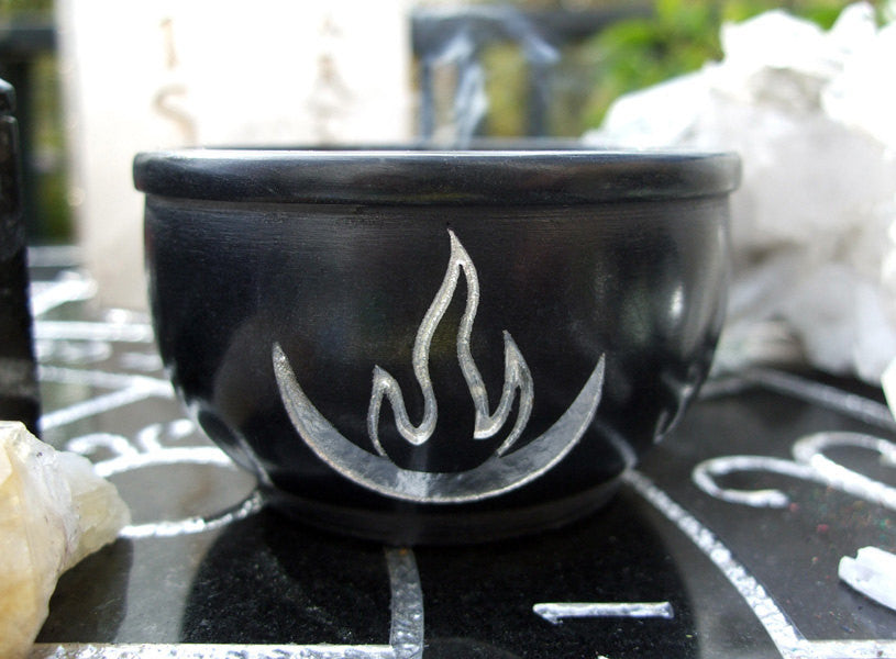 Strega Spirit Flame Bowl - Engraved in silver leaf Symbol of Aradia offering dish - Cast a Stone
