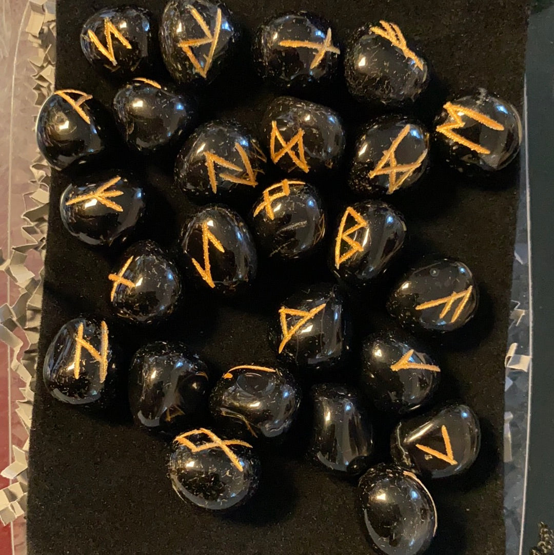 Black Onyx Runes Set